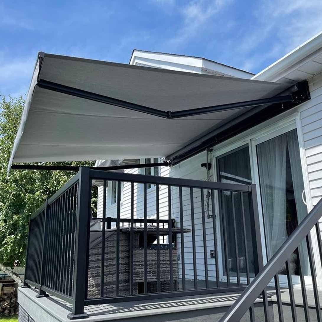 Retractable awning, retractable awnings for decks, retractable awnings motorized, montreal